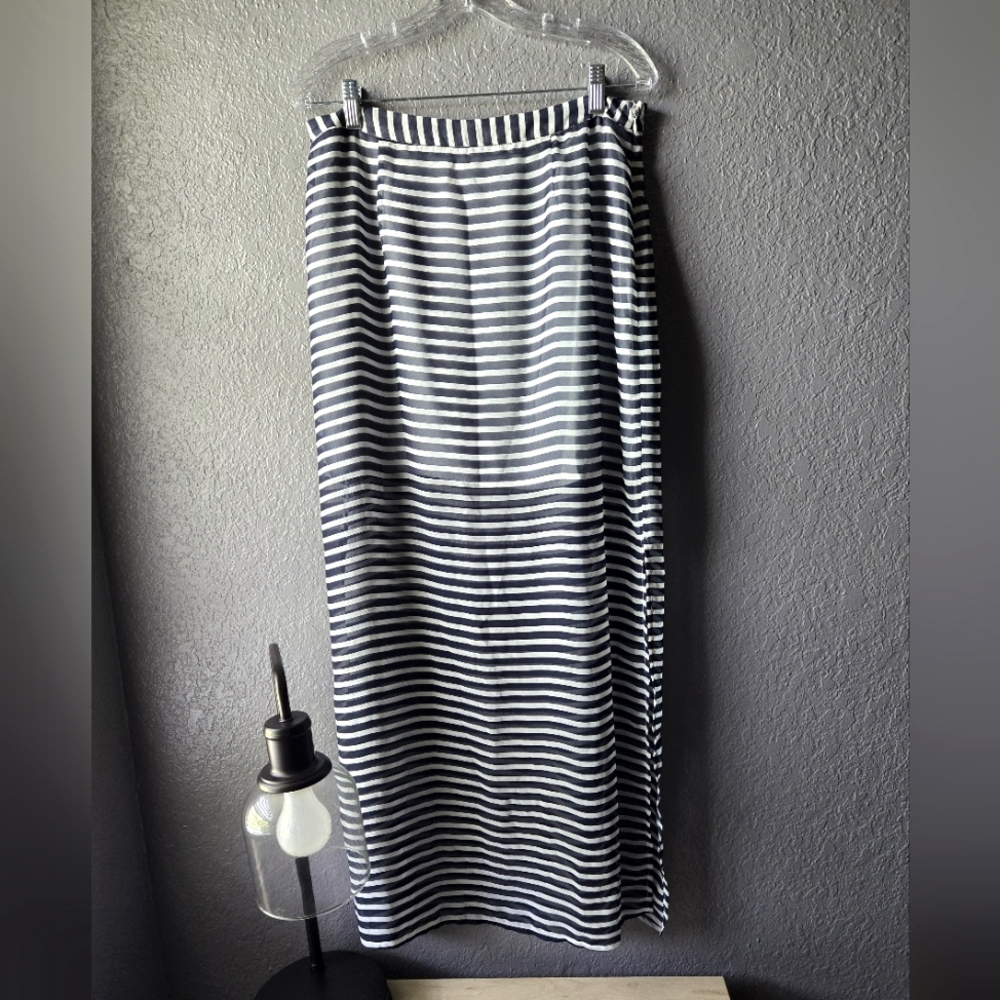 Gianni Bini sheer navy and white maxi skirt